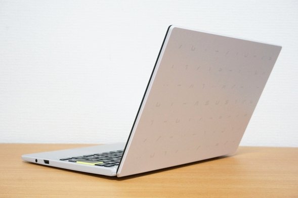 ASUS E210MAレビュー 5万円以下で購入できる11.6インチの軽量コンパクトなノートパソコン