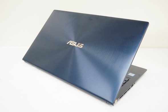 ASUS ZenBook 15 UX534FTレビュー コンパクトで軽量な15.6インチノート 