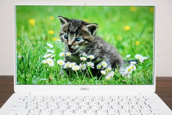 DELL XPS 13レビュー 大学生がかっこよく使えるフレームレス・ノート