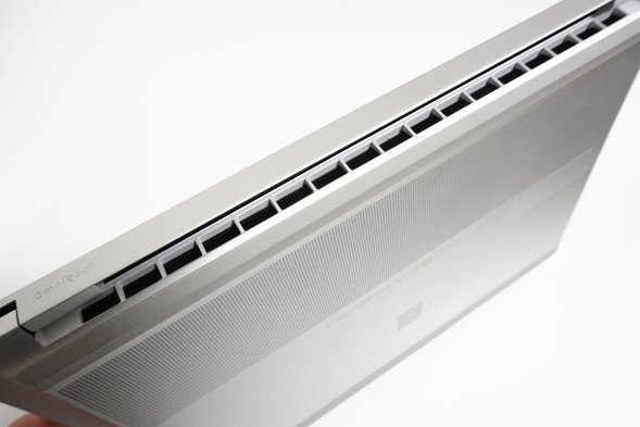 HP OmniBook 7 16-ayの換気口