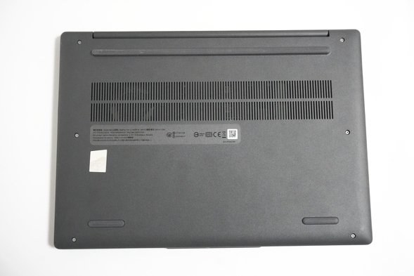 Ideapad Slim 3 Gen 10 14型AMDの底面