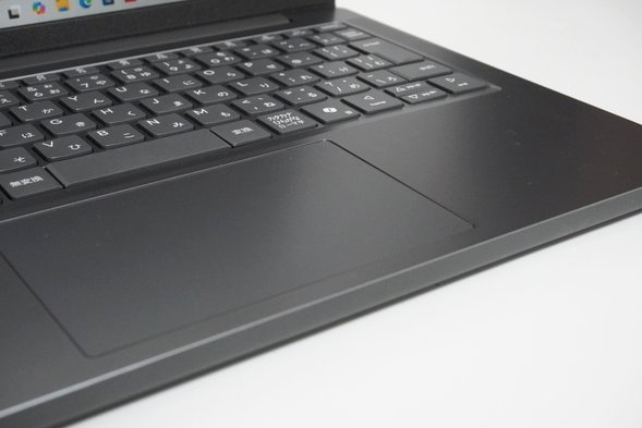 Ideapad Slim 3 Gen 10 14型AMDのパームレスト